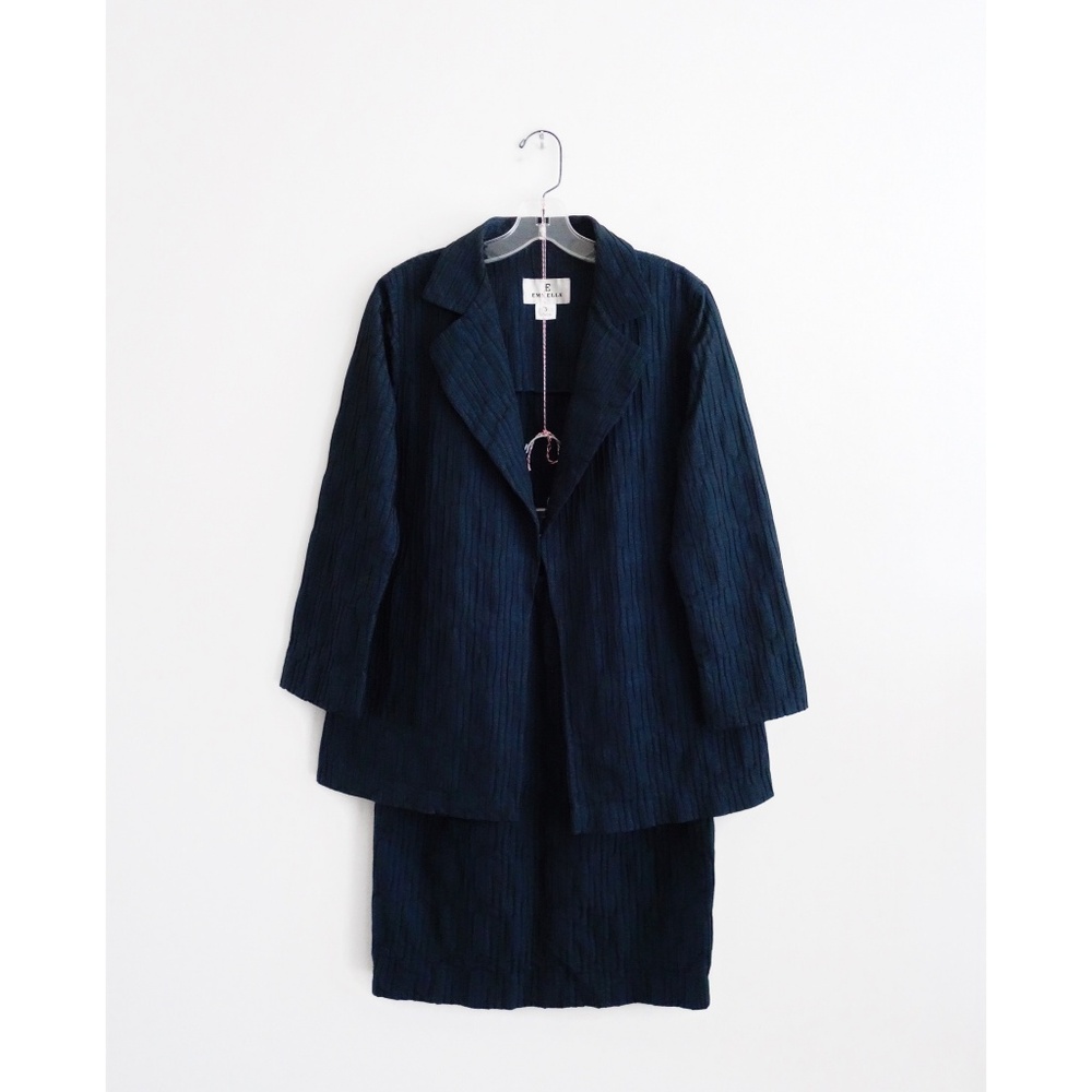 Emmelle Dark Blue Wavy Crinkle Skirt Suit fit M